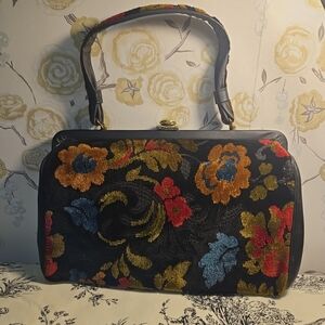 VINTAGE GARAY LEATHER AND TAPERSTY FLORAL HANDBAG